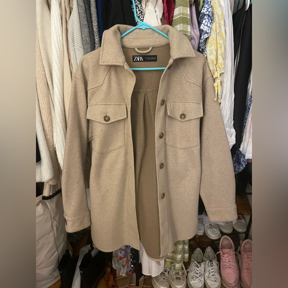 Shacket with a waist tie